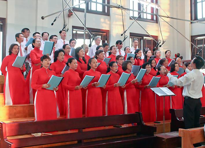 Tham gia từ những bài thánh ca